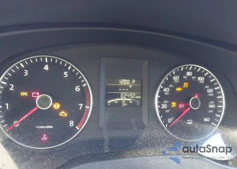 2014 Volkswagen Jetta 1.8T Se z USA, uszkodzony, nr VIN 3VWD17AJ0EM257532